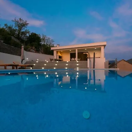 Vila Rusula -makarska By Guide *